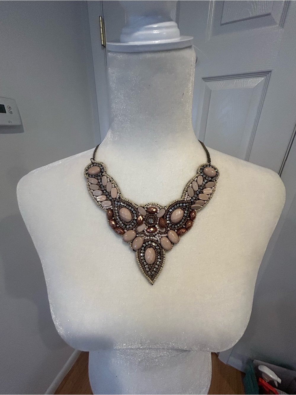 Beige and Bronze Lightweight Necklace
